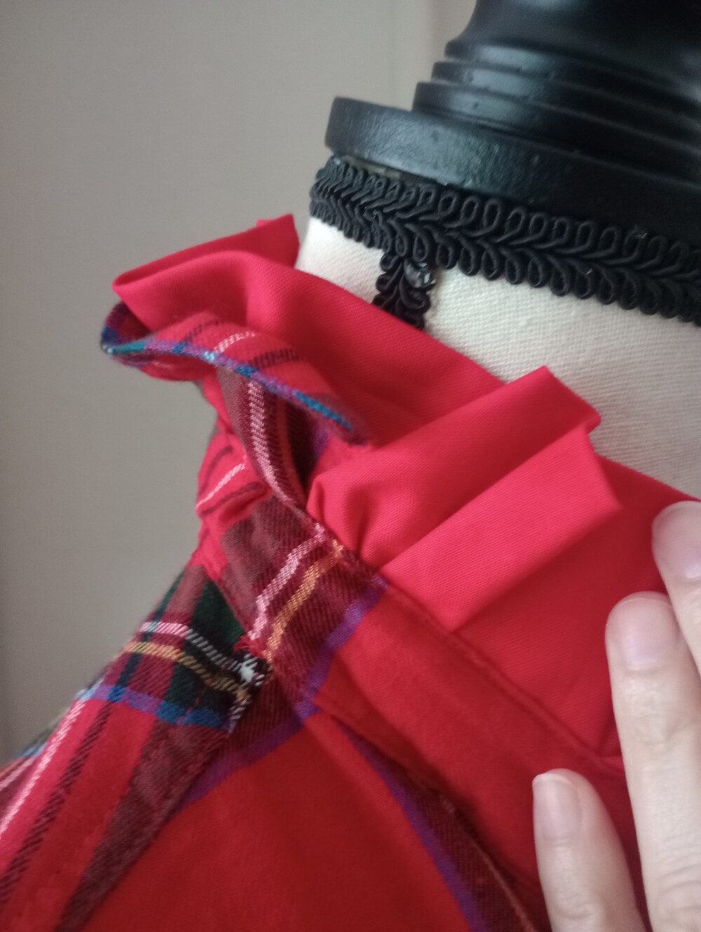 Red Plaid Ruffled Collar Tie-Front Shirt - Picture 10 of 11